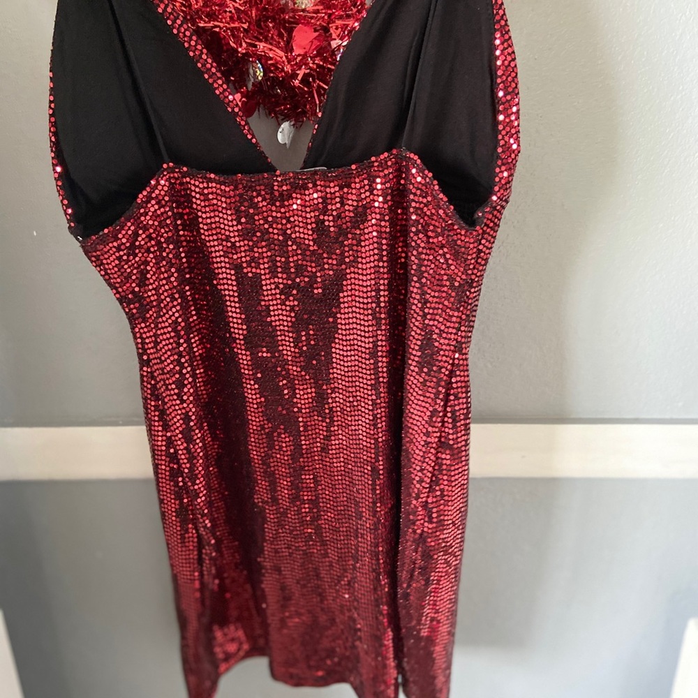 Dress - Picture 3 of 3